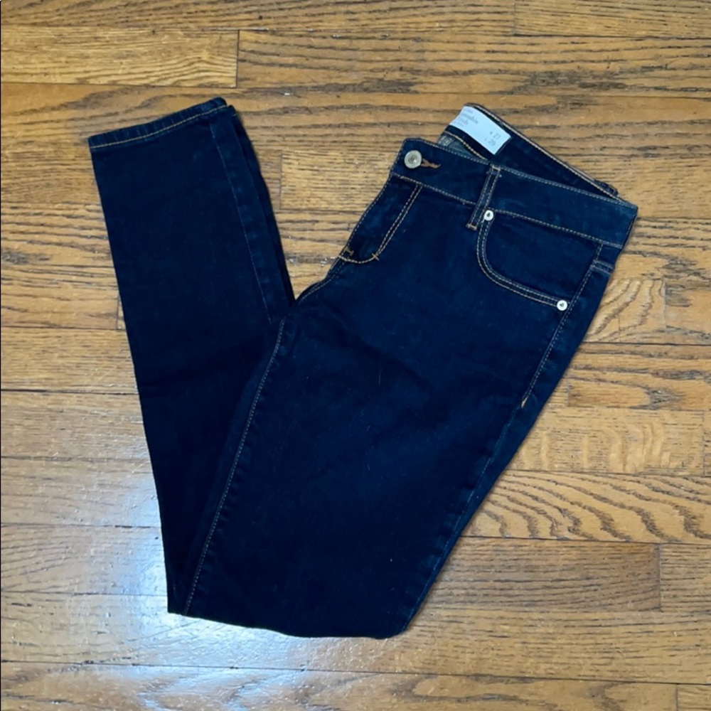 Abercrombie & Fitch skinny jeans. Size 4Short